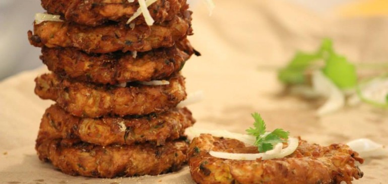 Pyaazi( Flat onion fritters)