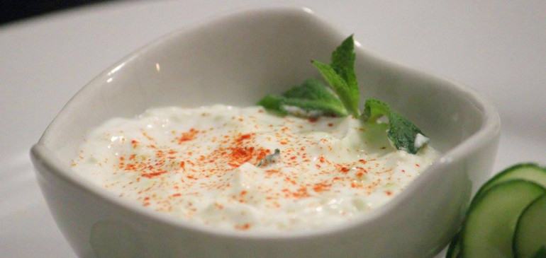 Tzatziki (Greek Garlic Yogurt Sauce)